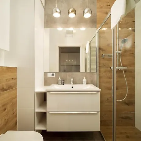 Prymasa Tysiaclecia 83a Center View By Perfect Varsovie