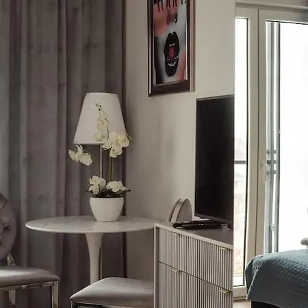 Apartment Prymasa Tysiaclecia 83a Center View By Perfect