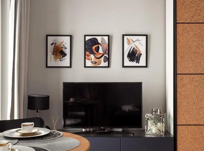 شقة Prymasa Tysiaclecia 83a Center View By Perfect وارسو