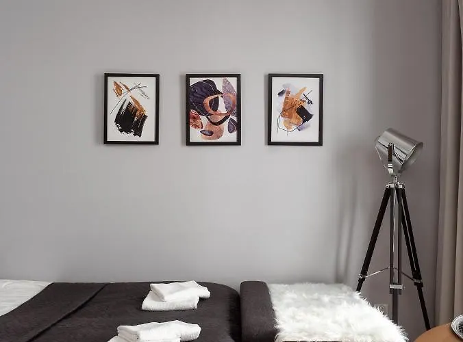 Prymasa Tysiaclecia 83a Center View By Perfect وارسو