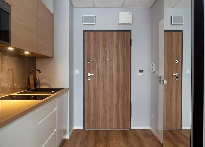 Prymasa Tysiaclecia 83a Center View By Perfect شقة وارسو