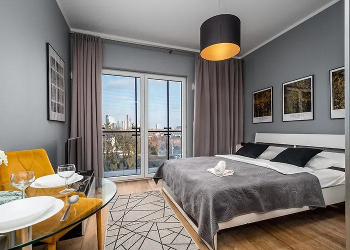 Prymasa Tysiaclecia 83a Center View By Perfect شقة