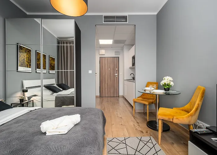 Prymasa Tysiaclecia 83a Center View By Perfect * وارسو