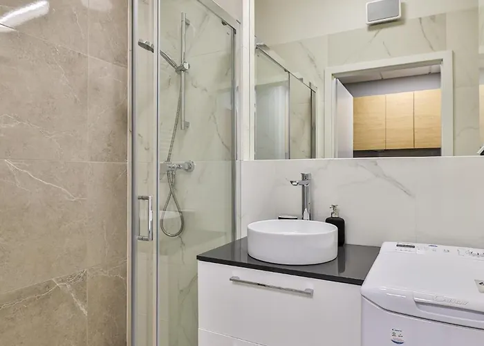 Prymasa Tysiaclecia 83a Center View By Perfect شقة