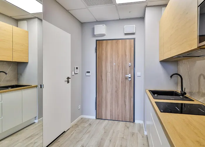 Prymasa Tysiaclecia 83a Center View By Perfect شقة وارسو