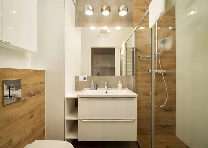 Prymasa Tysiaclecia 83a Center View By Perfect وارسو