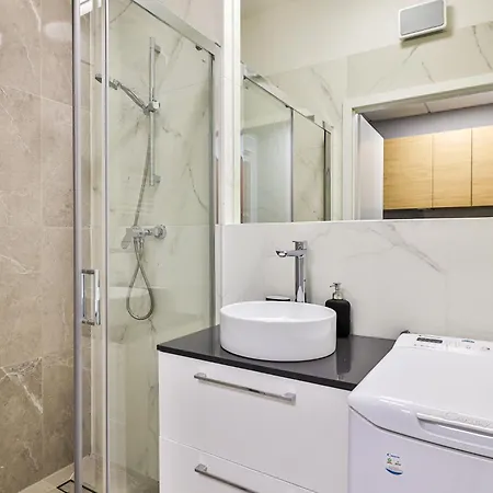 Prymasa Tysiaclecia 83a Center View By Perfect Lägenhet *